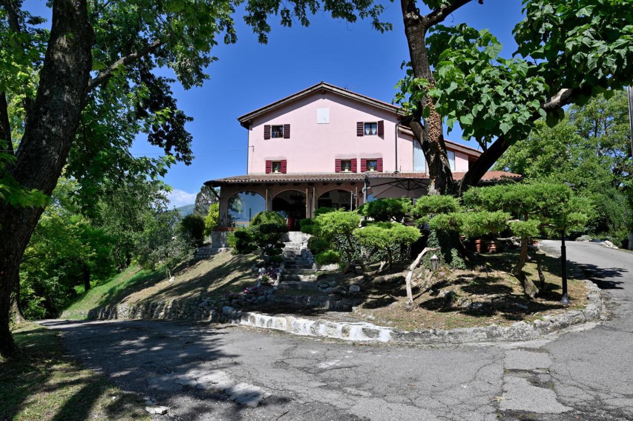 B&B Four Winds Фоллина Экстерьер фото