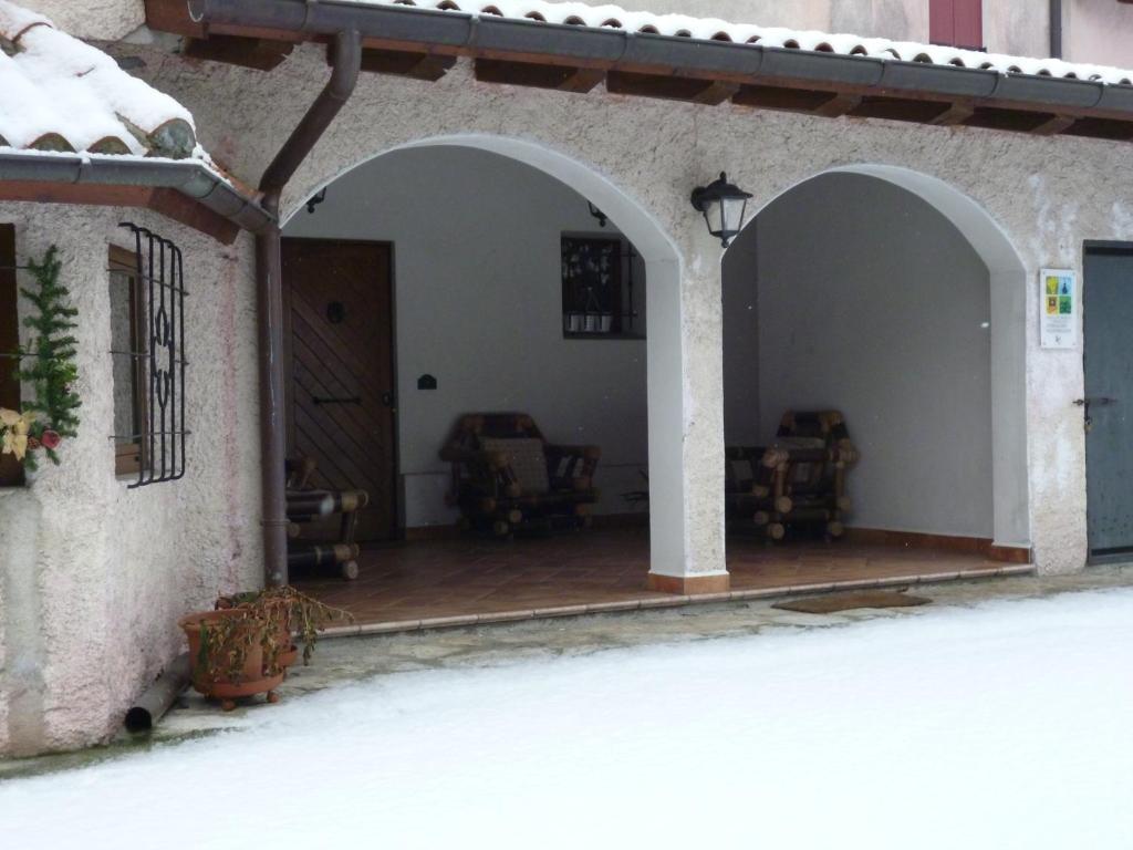 B&B Four Winds Фоллина Экстерьер фото